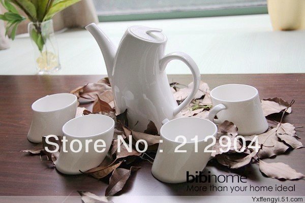 Free Shipping Japanese Style White Bone China Ceramic Cup Banana Teapot Set Gift