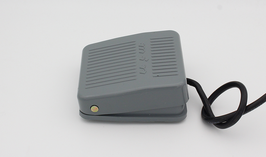 Description Picture 3 of itemPromotion! 0-400V Footswitch Foot Momentary Control Switch Electric Power Pedal SPDT Grey