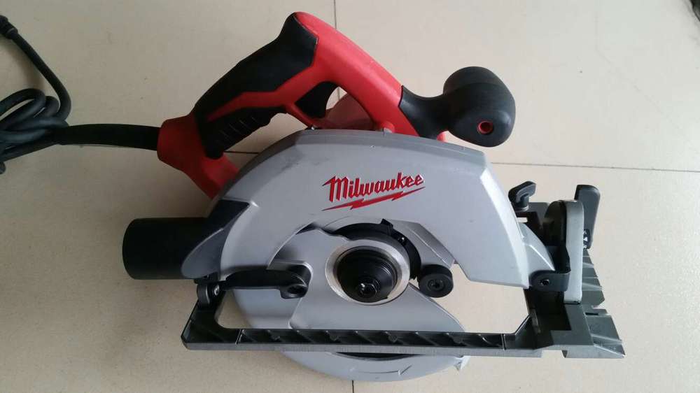 Renovator 37 piece multi function tool kit 250w, milwaukee circular saw