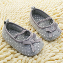 Hot Sale New Baby Soft Bottom Antiskid Toddler Kids Polka Dot Bowknot Crib Shoes