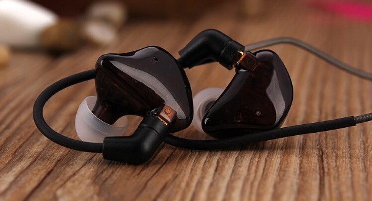 2015 3.14 Hifi sport Headphone Stereo Professional in-ear earphones high resolution headset for mp3 iPhone5 moxpad X3 piston 2015 3.14 Hifi sport Headphone Stereo Professional in-ear earphones high resolution headset for mp3 iPhone5 moxpad X3 piston