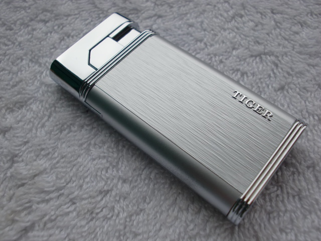 Tiger lighter windproof ultra thin metal pulse charge usb lighter electronic cigarette lighter for Men Male
