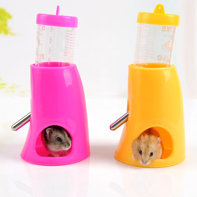 Hamster pet drinking fountains to cool a small nes...