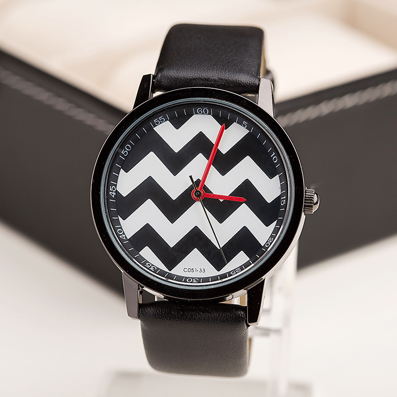 2015 New Fashion Wavy Stripe Waterproof Watch Women Dress Quartz Casual Wristwatch Leather Men RELOJ Feminino Clock Gift
