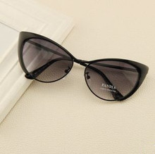 Fashion Metal Super Cute Sun glasses Cat eyes Women Sunglasses Designer High Quality Vintage Retro Glasses