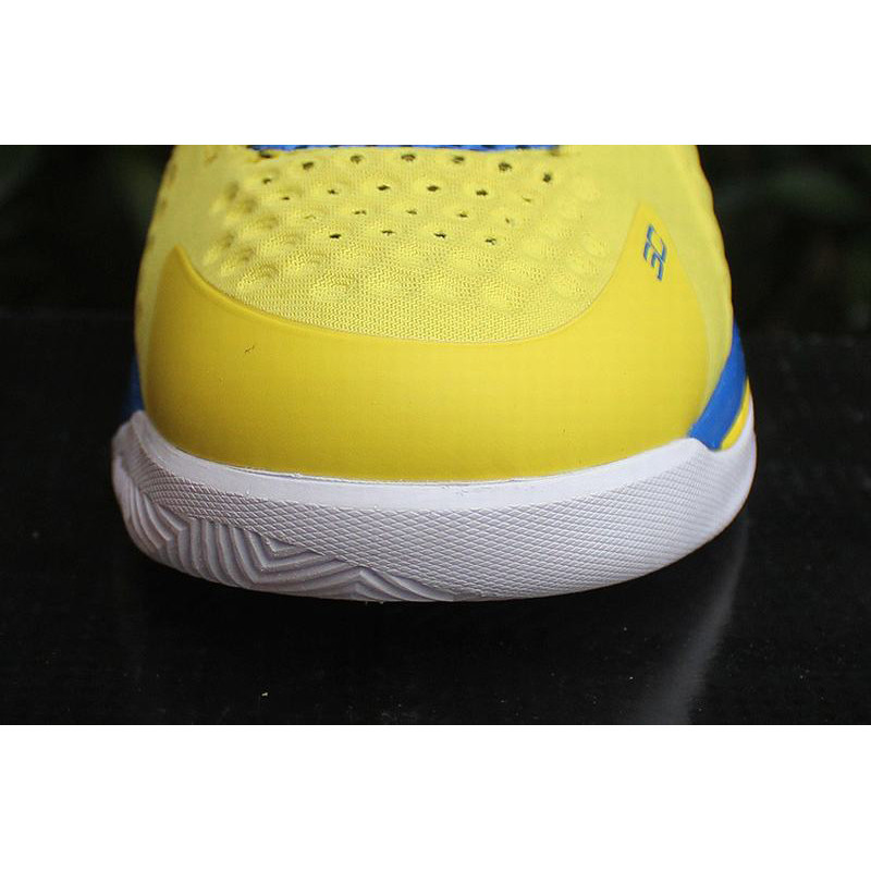 ua-stephen-curry-1-one-low-basketball-men-shoes-yellow-blue-white-010