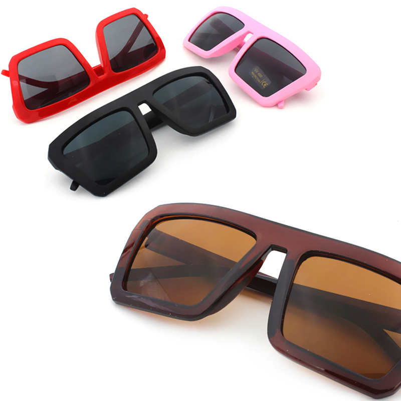 2015 Fashion vintage square rivet sunglasses elegant women men glasses 100 UV400 resistance oculos new designer