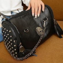 2016 New Fashion Designer Chain Rivet Black Skull Bag Shoulder Messenger Bag For women Drop shipping