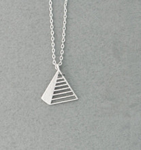 2015 Gold Silver Fine Jewlery Stainless Steel Triangle Pyramid Charm Necklace for Women