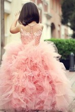 Adorable Sweet Girl Pageant Dress Lace Appliques Ruffled Zipper Up Peach Organza Tulle Ball Gown Wedding Child Dress Sheer Neck