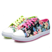 2015 new autumn Women flat heeled Canvas Shoes Low top Flower Print Woman Casual sport Shoes