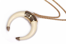 wholesale Alloy Gold Silver Chain Necklace Retro National Ivory Crescent Moon Necklace Women Jewelry For Women