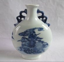 Antique Chinese blue and white porcelain vase the romance of The Three Kingdoms