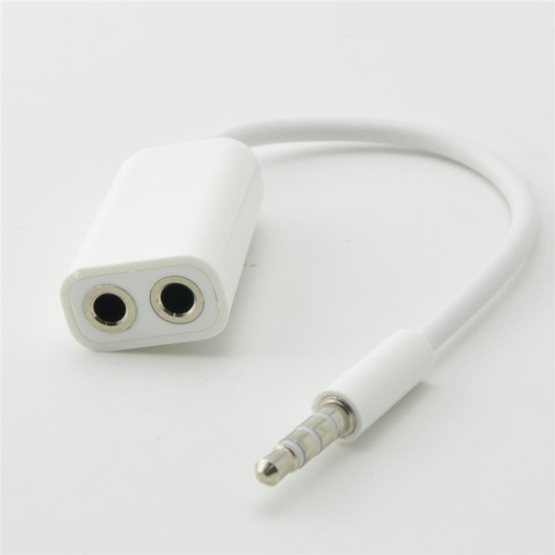 One in two couples audio line Phone a two audio 3 5 splitter with two lovers