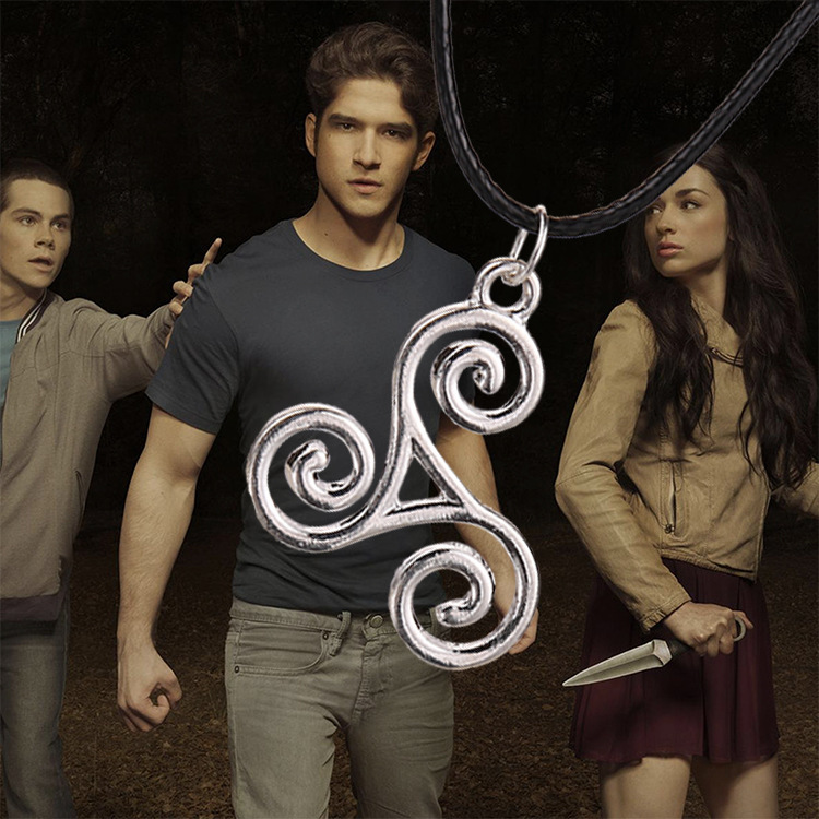 2015 Free shipping Teen Wolf Triskele Necklace Triskelion Necklace Allison Argent Pendant necklace Movies Jewelry