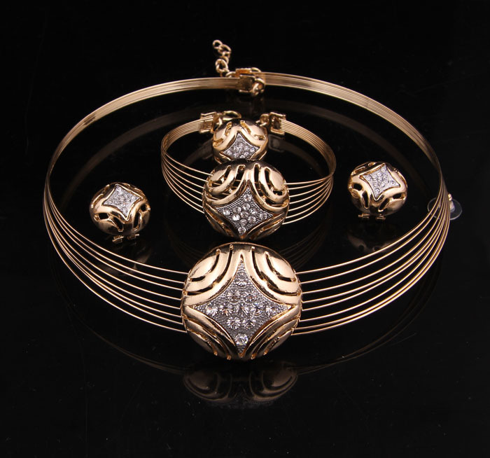 http://g01.a.alicdn.com/kf/HTB1xnTxHVXXXXbgXFXXq6xXFXXXX/New-Arrival-African-Fashion-18KGold-Plated-Necklace-Earrings-Jewelry-Sets-Women-Wedding-Party-Gifts-Bridal-Wedding.jpg