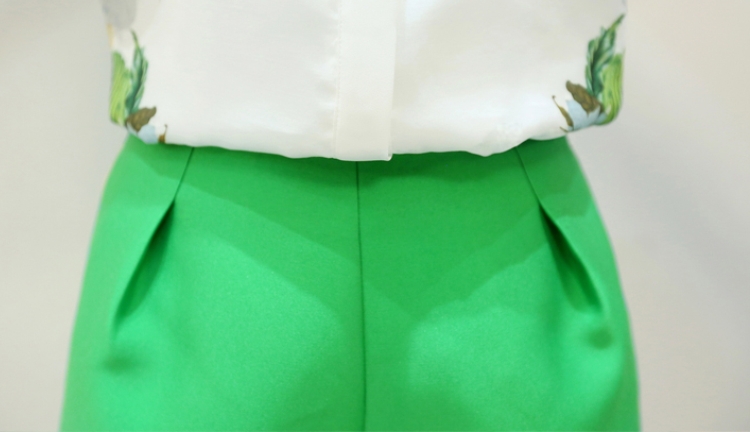 Лето стиль два частей костюм товаров нагрудные сплошной цвет завышенная талия шорты и короткая рукавами рубашка женщины в костюм