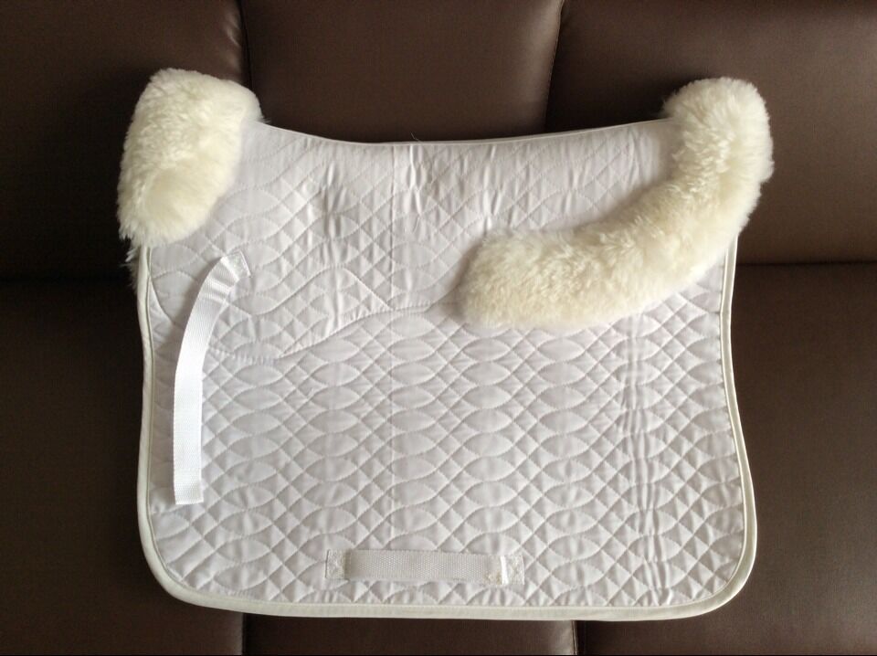 Full White 105*60cm Sheepskin Liner Quilted Cloth Horse Saddle Pad 100