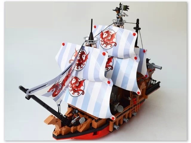 2015 White pirate ship Pirates of the Caribbean Anime Movie star Building Blocks sets DIY Bricks Classic Toys Educational toys