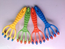 Four fingers grasping massage body acupuncture point whole body pulley Massage Relaxation Health Care