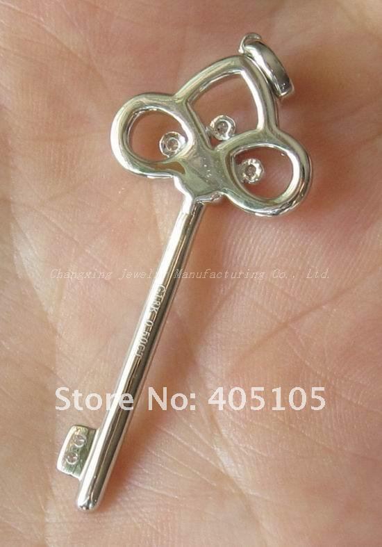 SOLID GOLD 18CT WHITE GOLD Natural 0.50CT DIAMOND KEY LOCK PENDANT 18CT GOLD