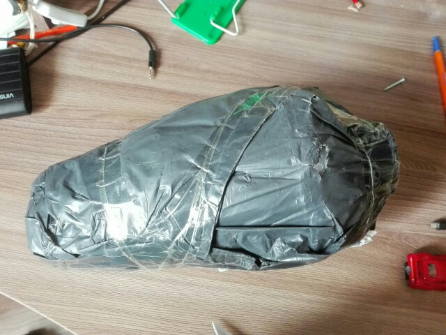 Шло до Красноярска 39 дней. Тяжёлый. На вид надёжный. Пять звёзд!