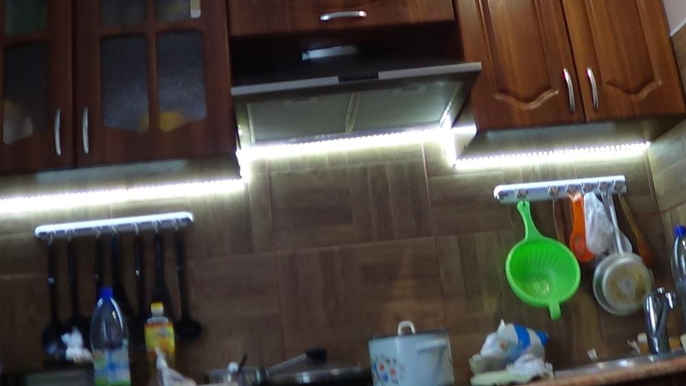 Товар упакован нормально,пришел целым не помятым.Светят как заявлено продавцом.Короче все хорошо.