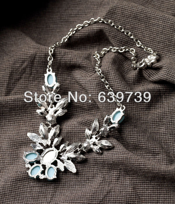Graceful Chokers Necklace