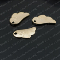 (27066)Fashion Jewelry Findings,Accessories,Vintage charm,pendant,Alloy Champagne gold color plated 17*9MM Wing 30PCS