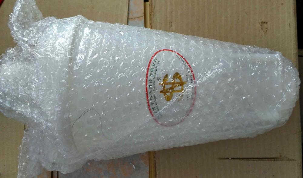 Упаковано плохо, но это и так известно. Продавец до КНГ не отправил, зато после того как отправил посылка долетела мигом. Качество исполнения - так себе: заусенцы почти везде и ни один штуцер не лезет ни в одно отверстие даже после снятия фасок. Зато хорошо лезет 50мм канализационная труба, что для меня намного интересней. Вообще непонятное ценообразование у китайцев. Кусок пластмассового литья стоит в разы дороже чем высокотехнологичный товар. Покупать или нет решать вам, но я нахожу что цена не соответствует ни качеству ни самому предмету.