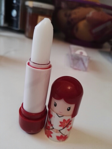 Super pomadka, ślicznie pachnie, dobrze nawilża usta. Polecam, czas realizacji ok miesiąca, dobry kontakt.